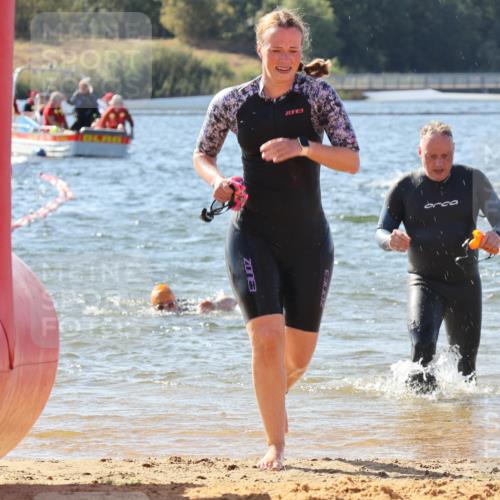 07.09.2025 - 19. Norderstedt Triathlon Luisa Fischer http://msf.ph/oto/8751381 07.09.2025 11:19:03 Schwimmen 155, 184, 1371 meine-sportfotos.de