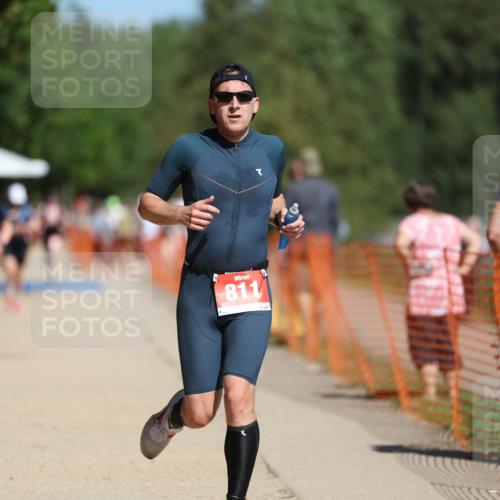 07.09.2025 - 19. Norderstedt Triathlon Michael Strokosch http://msf.ph/oto/8751401 07.09.2025 12:45:03 Laufen 811, 1241 meine-sportfotos.de