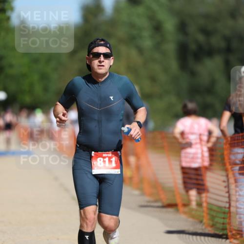 07.09.2025 - 19. Norderstedt Triathlon Michael Strokosch http://msf.ph/oto/8751409 07.09.2025 12:45:04 Laufen 811, 1241 meine-sportfotos.de