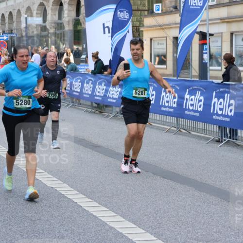 07.09.2025 - BARMER Alsterlauf Strokosch-Dieckow http://msf.ph/oto/8751442 07.09.2025 10:15:10 Ziel 2132, 2698, 2705, 2936, 3243, 3548, 3703, 3885, 3886, 4007, 4024, 4442, 4443, 4756, 4757, 5952, 6047, 6194, 6263, 6266, 6267, 6273, 8482 meine-sportfotos.de