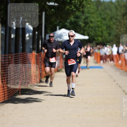 07.09.2025 - 19. Norderstedt Triathlon Michael Strokosch http://msf.ph/oto/8751444 07.09.2025 12:45:06 Laufen 729, 811, 1241 meine-sportfotos.de