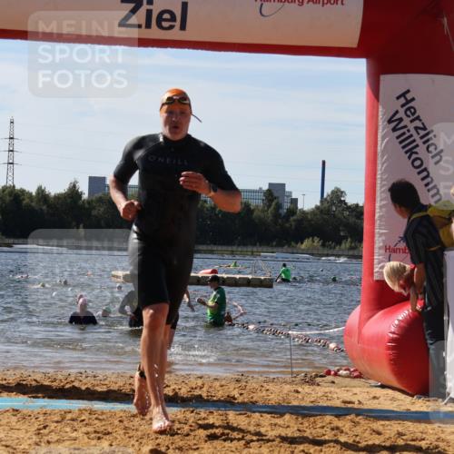 07.09.2025 - 19. Norderstedt Triathlon Luisa Fischer http://msf.ph/oto/8751458 07.09.2025 11:19:17 Schwimmen 184, 201, 303, 1371 meine-sportfotos.de
