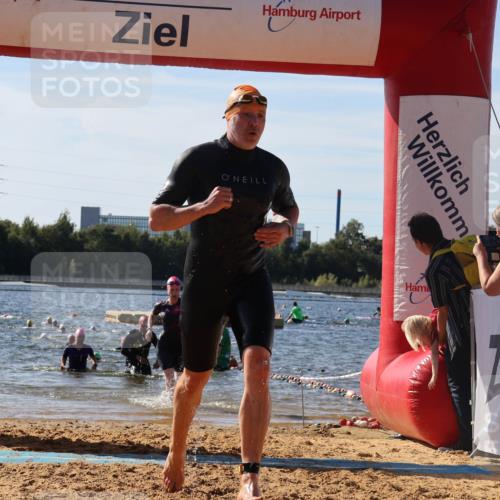 07.09.2025 - 19. Norderstedt Triathlon Luisa Fischer http://msf.ph/oto/8751460 07.09.2025 11:19:17 Schwimmen 184, 201, 303, 1371 meine-sportfotos.de