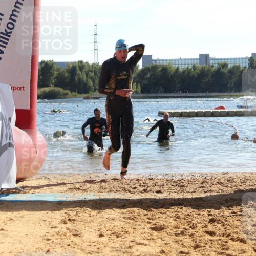 07.09.2025 - 19. Norderstedt Triathlon Luisa Fischer http://msf.ph/oto/8751481 07.09.2025 15:30:09 Schwimmen 493, 494, 502, 525, 544, 546, 547 meine-sportfotos.de