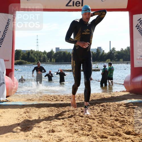 07.09.2025 - 19. Norderstedt Triathlon Luisa Fischer http://msf.ph/oto/8751500 07.09.2025 15:30:11 Schwimmen 490, 493, 494, 502, 525, 544, 546, 547 meine-sportfotos.de