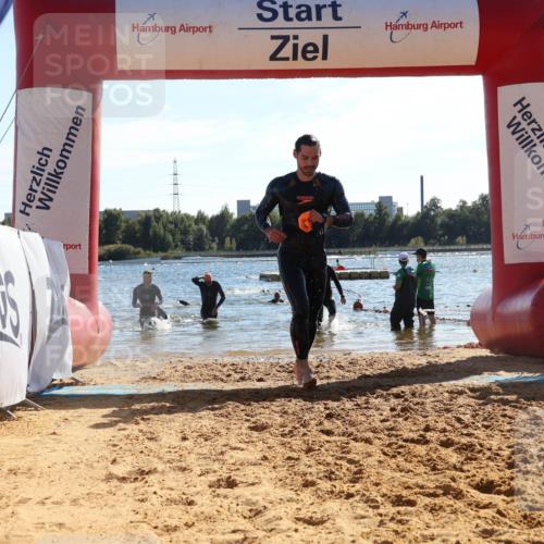 07.09.2025 - 19. Norderstedt Triathlon Luisa Fischer http://msf.ph/oto/8751533 07.09.2025 15:30:15 Schwimmen 490, 494, 502, 524, 525, 544 meine-sportfotos.de