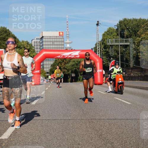 07.09.2025 - BARMER Alsterlauf Yannick Fuchs http://msf.ph/oto/8751557 07.09.2025 09:35:41 Laufen 5449, 2111, 5906 meine-sportfotos.de