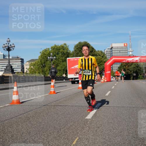 07.09.2025 - BARMER Alsterlauf Yannick Fuchs http://msf.ph/oto/8751663 07.09.2025 09:35:45 Laufen 4594 meine-sportfotos.de