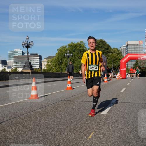 07.09.2025 - BARMER Alsterlauf Yannick Fuchs http://msf.ph/oto/8751682 07.09.2025 09:35:46 Laufen 4594 meine-sportfotos.de