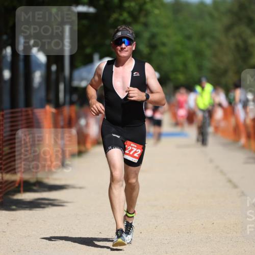 07.09.2025 - 19. Norderstedt Triathlon Michael Strokosch http://msf.ph/oto/8751732 07.09.2025 12:45:22 Laufen 1272, 1343 meine-sportfotos.de