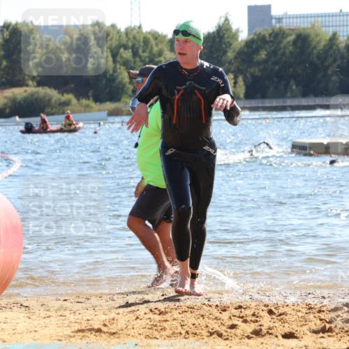 07.09.2025 - 19. Norderstedt Triathlon Luisa Fischer http://msf.ph/oto/8751805 07.09.2025 15:31:19 Schwimmen 531, 542, 926 meine-sportfotos.de