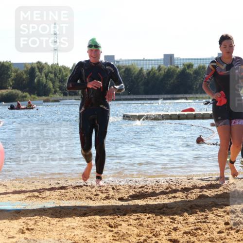 07.09.2025 - 19. Norderstedt Triathlon Luisa Fischer http://msf.ph/oto/8751817 07.09.2025 15:31:20 Schwimmen 531, 542, 926 meine-sportfotos.de