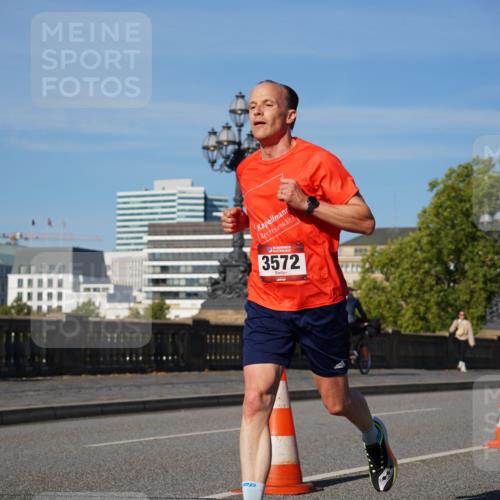 07.09.2025 - BARMER Alsterlauf Yannick Fuchs http://msf.ph/oto/8751825 07.09.2025 09:35:56 Laufen 3572 meine-sportfotos.de