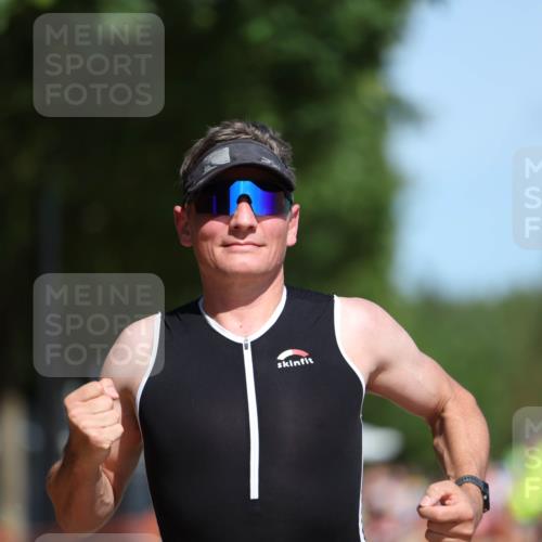 07.09.2025 - 19. Norderstedt Triathlon Michael Strokosch http://msf.ph/oto/8751829 07.09.2025 12:45:25 Laufen 1272 meine-sportfotos.de