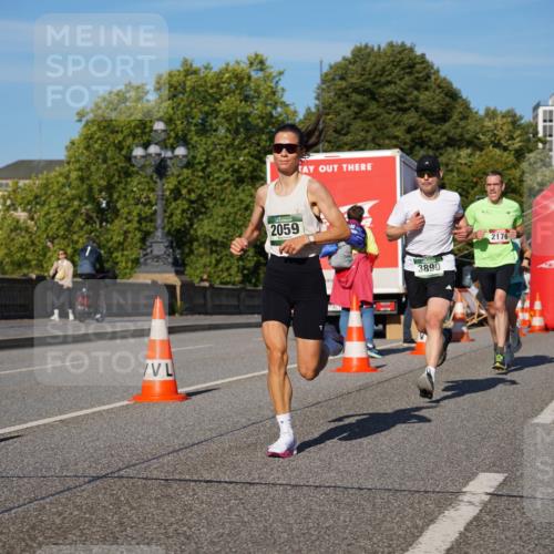 07.09.2025 - BARMER Alsterlauf Yannick Fuchs http://msf.ph/oto/8751856 07.09.2025 09:35:59 Laufen 2059, 3890, 2176 meine-sportfotos.de
