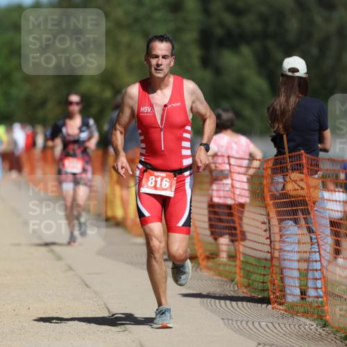 07.09.2025 - 19. Norderstedt Triathlon Michael Strokosch http://msf.ph/oto/8751905 07.09.2025 12:45:39 Laufen 184, 267, 816, 1386, 1397 meine-sportfotos.de