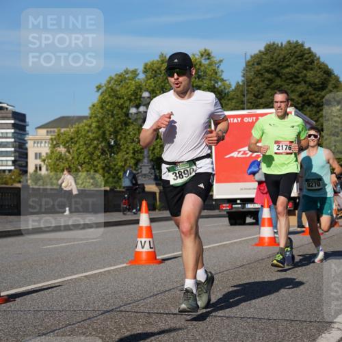 07.09.2025 - BARMER Alsterlauf Yannick Fuchs http://msf.ph/oto/8751909 07.09.2025 09:36:00 Laufen 18, 3890, 2176, 8270 meine-sportfotos.de