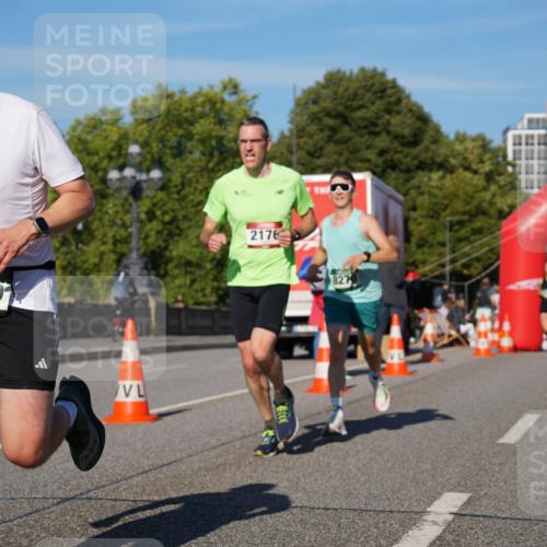 07.09.2025 - BARMER Alsterlauf Yannick Fuchs http://msf.ph/oto/8751922 07.09.2025 09:36:01 Laufen 36, 3890, 2176, 827 meine-sportfotos.de