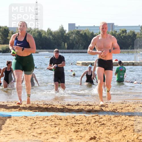 07.09.2025 - 19. Norderstedt Triathlon Luisa Fischer http://msf.ph/oto/8752032 07.09.2025 11:20:49 Schwimmen 138, 140, 719, 720, 729 meine-sportfotos.de