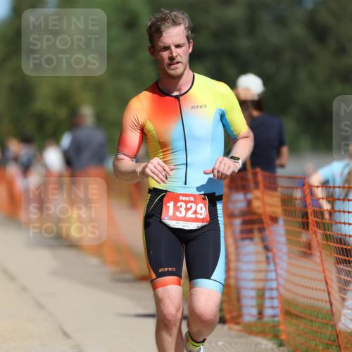 07.09.2025 - 19. Norderstedt Triathlon Michael Strokosch http://msf.ph/oto/8752049 07.09.2025 12:45:51 Laufen 226, 245, 1246, 1329 meine-sportfotos.de