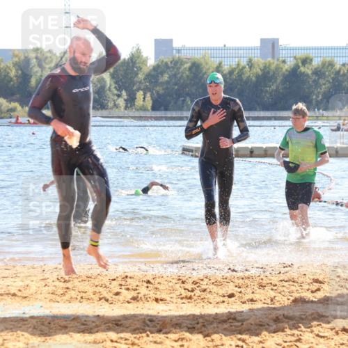 07.09.2025 - 19. Norderstedt Triathlon Luisa Fischer http://msf.ph/oto/8752148 07.09.2025 15:32:37 Schwimmen 488, 529, 543, 548 meine-sportfotos.de
