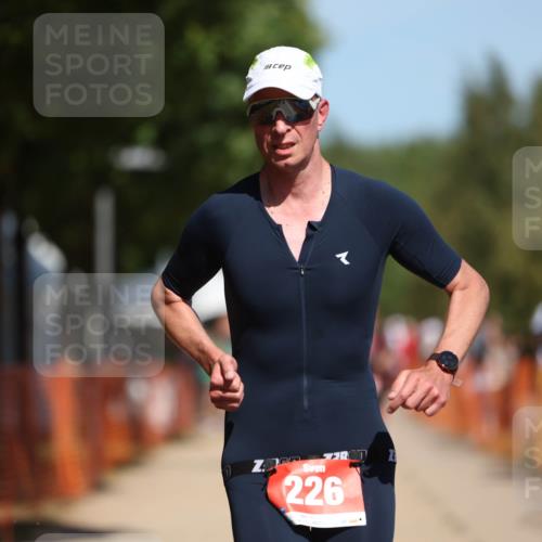 07.09.2025 - 19. Norderstedt Triathlon Michael Strokosch http://msf.ph/oto/8752149 07.09.2025 12:45:56 Laufen 226, 1246 meine-sportfotos.de