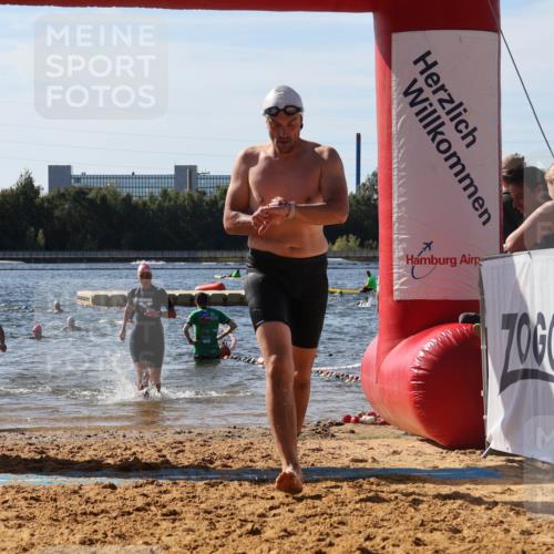07.09.2025 - 19. Norderstedt Triathlon Luisa Fischer http://msf.ph/oto/8752158 07.09.2025 11:21:30 Schwimmen 748, 778, 779, 860, 1358 meine-sportfotos.de