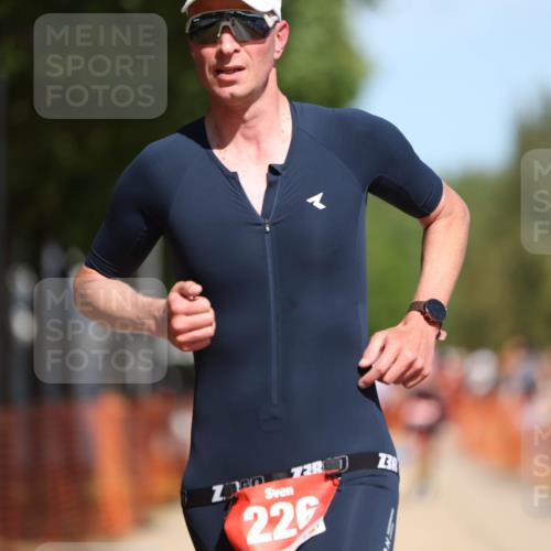 07.09.2025 - 19. Norderstedt Triathlon Michael Strokosch http://msf.ph/oto/8752167 07.09.2025 12:45:57 Laufen 226, 1246 meine-sportfotos.de