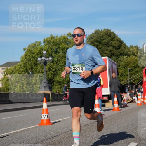 07.09.2025 - BARMER Alsterlauf Yannick Fuchs http://msf.ph/oto/8752176 07.09.2025 09:36:12 Laufen 3814, 8336, 4050 meine-sportfotos.de