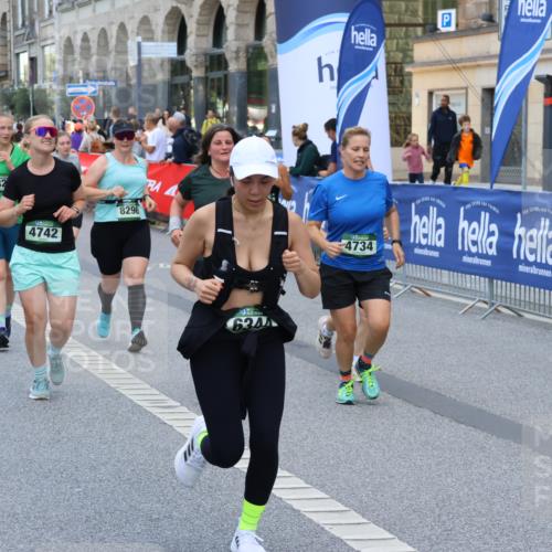 07.09.2025 - BARMER Alsterlauf Strokosch-Dieckow http://msf.ph/oto/8752180 07.09.2025 10:15:00 Ziel 2158, 2651, 2674, 2705, 2936, 3132, 3133, 3243, 3548, 3703, 3885, 3886, 4024, 4177, 4442, 4443, 4556, 4756, 4757, 4878, 4879, 5134, 5291, 5631, 5952, 6194, 8482 meine-sportfotos.de