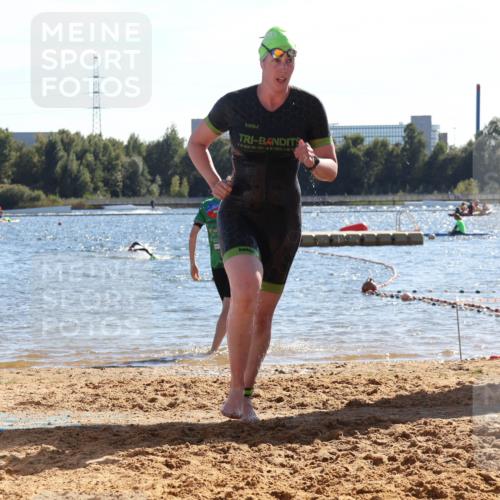 07.09.2025 - 19. Norderstedt Triathlon Luisa Fischer http://msf.ph/oto/8752231 07.09.2025 15:32:53 Schwimmen 529, 1082 meine-sportfotos.de