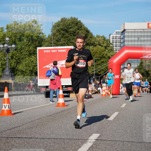 07.09.2025 - BARMER Alsterlauf Yannick Fuchs http://msf.ph/oto/8752259 07.09.2025 09:36:15 Laufen 4050, 5467 meine-sportfotos.de