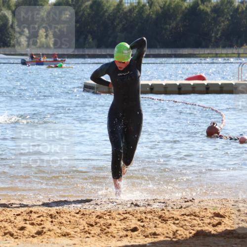 07.09.2025 - 19. Norderstedt Triathlon Luisa Fischer http://msf.ph/oto/8752321 07.09.2025 15:33:21 Schwimmen 516, 1080 meine-sportfotos.de