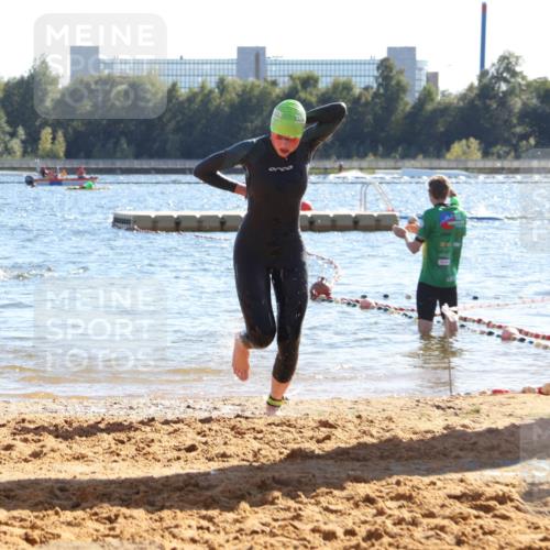 07.09.2025 - 19. Norderstedt Triathlon Luisa Fischer http://msf.ph/oto/8752330 07.09.2025 15:33:22 Schwimmen 516, 1080 meine-sportfotos.de