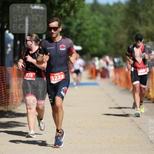 07.09.2025 - 19. Norderstedt Triathlon Michael Strokosch http://msf.ph/oto/8752411 07.09.2025 12:46:19 Laufen 278, 695, 728, 1233 meine-sportfotos.de