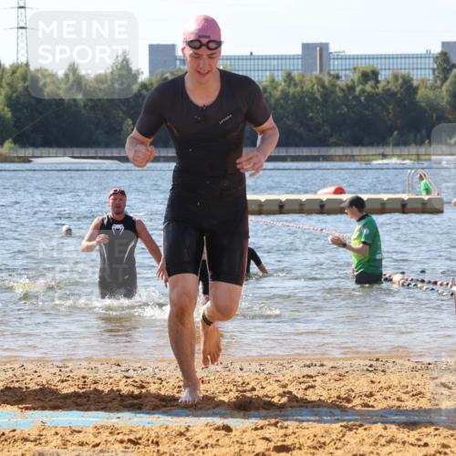 07.09.2025 - 19. Norderstedt Triathlon Luisa Fischer http://msf.ph/oto/8752434 07.09.2025 11:23:03 Schwimmen 857, 859 meine-sportfotos.de