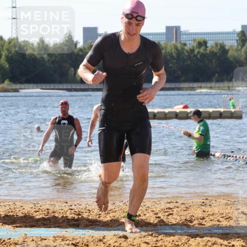 07.09.2025 - 19. Norderstedt Triathlon Luisa Fischer http://msf.ph/oto/8752437 07.09.2025 11:23:04 Schwimmen 857, 859 meine-sportfotos.de