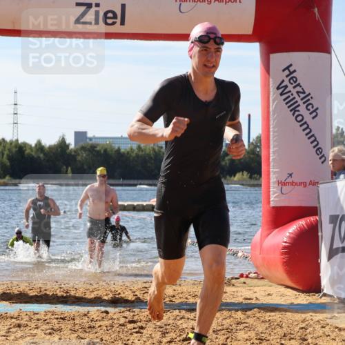 07.09.2025 - 19. Norderstedt Triathlon Luisa Fischer http://msf.ph/oto/8752449 07.09.2025 11:23:05 Schwimmen 703, 857, 859 meine-sportfotos.de