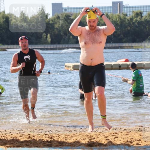 07.09.2025 - 19. Norderstedt Triathlon Luisa Fischer http://msf.ph/oto/8752457 07.09.2025 11:23:07 Schwimmen 703, 857, 859 meine-sportfotos.de