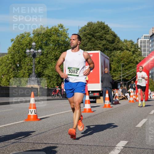 07.09.2025 - BARMER Alsterlauf Yannick Fuchs http://msf.ph/oto/8752468 07.09.2025 09:36:20 Laufen 5382, 4714 meine-sportfotos.de