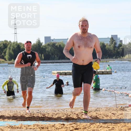 07.09.2025 - 19. Norderstedt Triathlon Luisa Fischer http://msf.ph/oto/8752472 07.09.2025 11:23:09 Schwimmen 703, 857, 859 meine-sportfotos.de