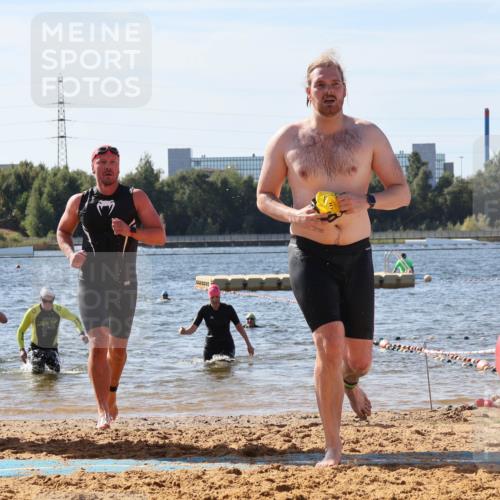 07.09.2025 - 19. Norderstedt Triathlon Luisa Fischer http://msf.ph/oto/8752477 07.09.2025 11:23:09 Schwimmen 703, 857, 859 meine-sportfotos.de