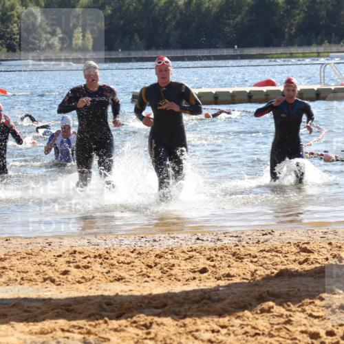 07.09.2025 - 19. Norderstedt Triathlon Luisa Fischer http://msf.ph/oto/8752479 07.09.2025 15:34:14 Schwimmen 1065, 1073, 1099 meine-sportfotos.de