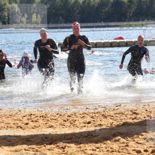 07.09.2025 - 19. Norderstedt Triathlon Luisa Fischer http://msf.ph/oto/8752480 07.09.2025 15:34:14 Schwimmen 1065, 1073, 1099 meine-sportfotos.de
