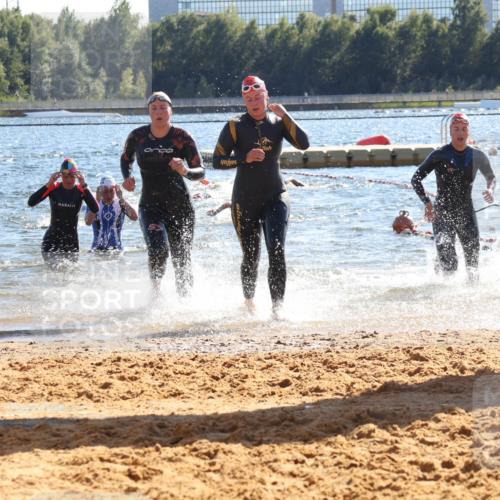 07.09.2025 - 19. Norderstedt Triathlon Luisa Fischer http://msf.ph/oto/8752486 07.09.2025 15:34:15 Schwimmen 1065, 1073, 1099 meine-sportfotos.de