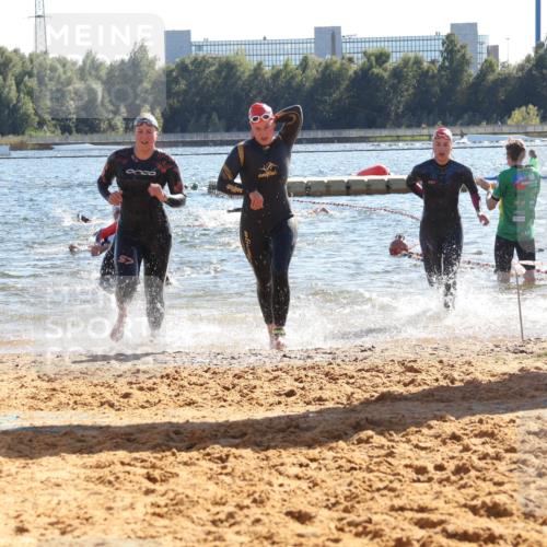 07.09.2025 - 19. Norderstedt Triathlon Luisa Fischer http://msf.ph/oto/8752492 07.09.2025 15:34:15 Schwimmen 1065, 1073, 1099 meine-sportfotos.de