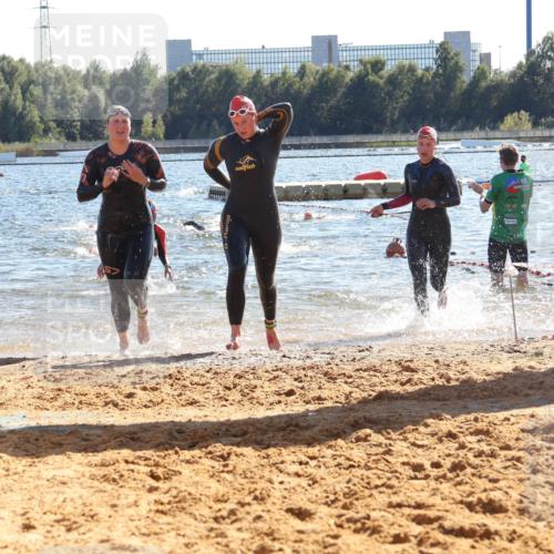 07.09.2025 - 19. Norderstedt Triathlon Luisa Fischer http://msf.ph/oto/8752494 07.09.2025 15:34:16 Schwimmen 1065, 1073, 1099 meine-sportfotos.de