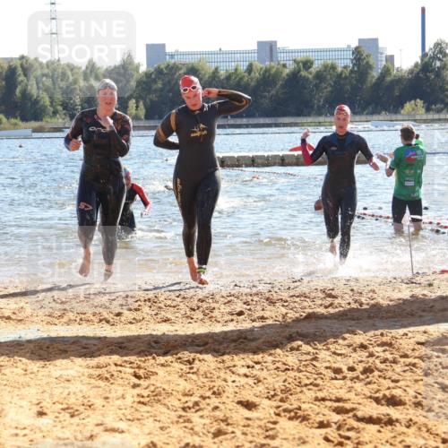 07.09.2025 - 19. Norderstedt Triathlon Luisa Fischer http://msf.ph/oto/8752497 07.09.2025 15:34:16 Schwimmen 1065, 1073, 1099 meine-sportfotos.de