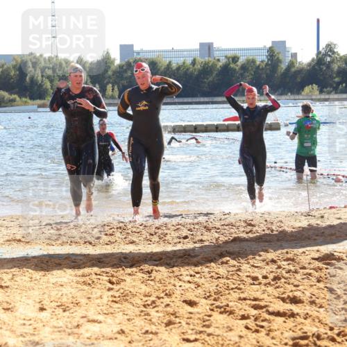 07.09.2025 - 19. Norderstedt Triathlon Luisa Fischer http://msf.ph/oto/8752502 07.09.2025 15:34:16 Schwimmen 1065, 1073, 1099 meine-sportfotos.de