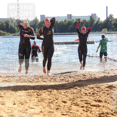 07.09.2025 - 19. Norderstedt Triathlon Luisa Fischer http://msf.ph/oto/8752507 07.09.2025 15:34:17 Schwimmen 1065, 1073, 1092, 1099 meine-sportfotos.de